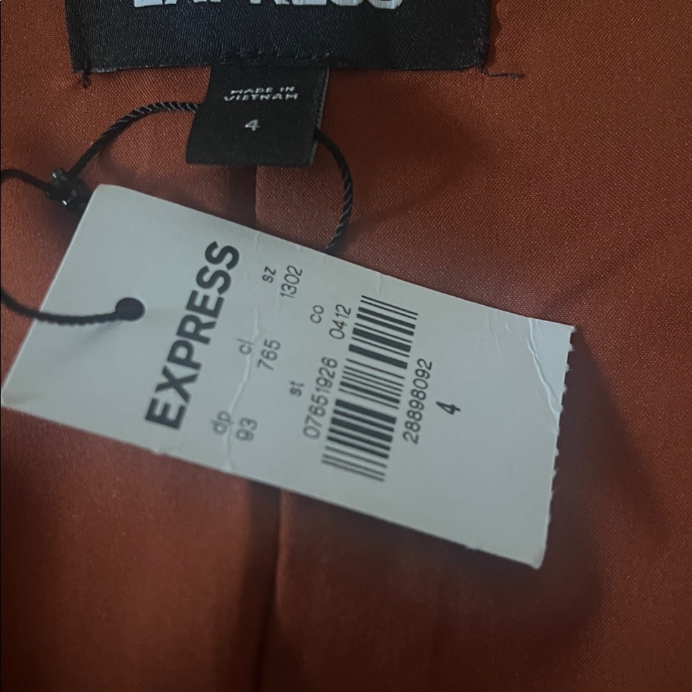 Express Elegant  Ruffle Skort - Picture 7 of 11